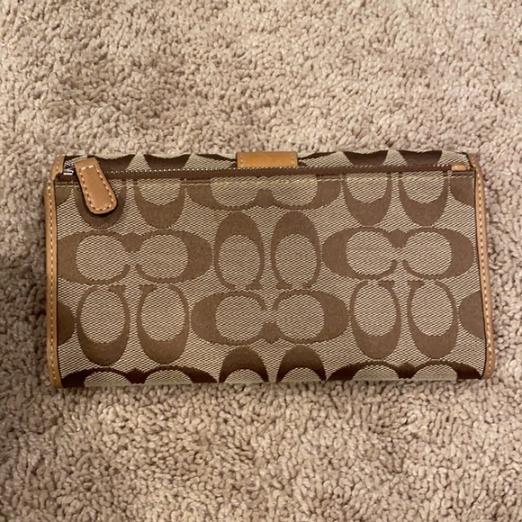 Brown Coach Wallet - Picture 6 of 8